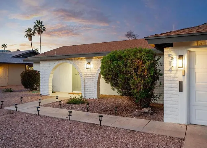 Holiday home Coastal Retreat - Festive Deck With Pool & Bar Tempe