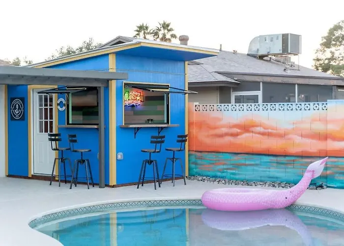 Holiday home Coastal Retreat - Festive Deck With Pool & Bar *