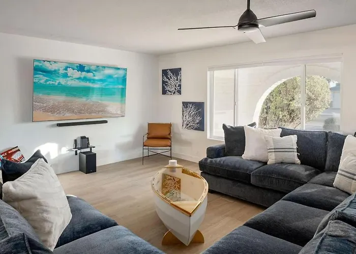 Holiday home Coastal Retreat - Festive Deck With Pool & Bar Tempe