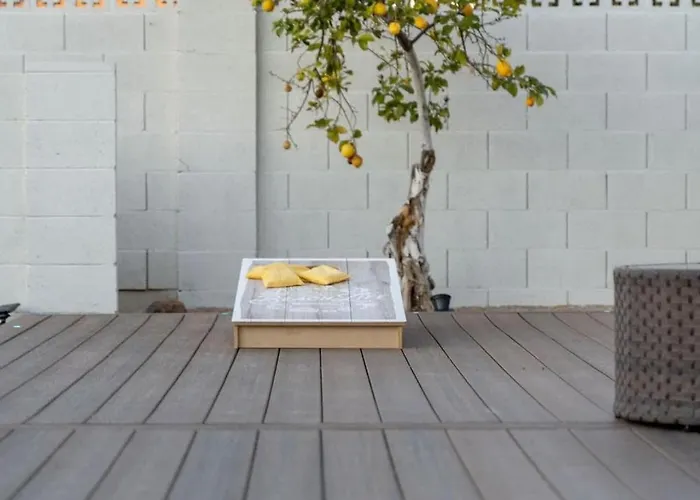 Coastal Retreat - Festive Deck With Pool & Bar Holiday home